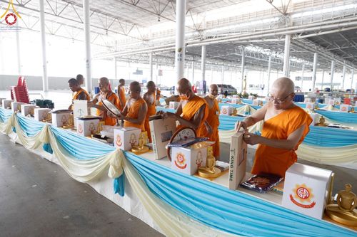 ภาพ No.60655:V.38 ทุ่มพลังเพื่อพ่อครบ 80 ปี ภาพการเตรียมงานของหน่วยงานต่างๆ เพื่อพิธีฉลองอายุวัฒนมงคล 80 ปี หลวงพ่อธัมมชโย และรับถวายมหาสังฆทาน 10,000 กว่าวัดทั่วประเทศ ในวันคุ้มครองโลก วันจันทร์ที่ 22 เมษายน พ.ศ. 2567