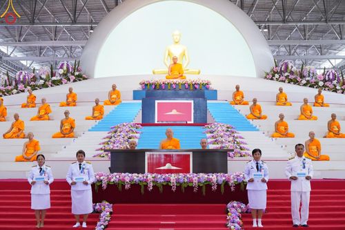 ภาพ No.60450:การต้อนรับพระสังฆาธิการ 10,000 กว่าวัดทั่วประเทศ พิธีมอบปัจจัยช่วยเหลือครู 4 จังหวัดชายแดนภาคใต้ พิธีปฏิบัติธรรม ในวันคุ้มครองโลก วันจันทร์ที่ 22 เมษายน พ.ศ.2567 ณ วัดพระธรรมกาย จ.ปทุมธานี