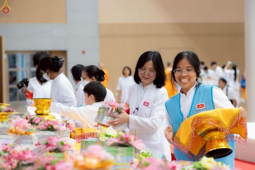 ภาพ No.225479:วันอาทิตย์ที่ 18 พฤษภาคม พ.ศ. 2568 พิธีร่วมบุญการศึกษา พระภิกษุ สามเณร ณ ห้องแก้วสารพัดนึก 2 วัดพระธรรมกาย