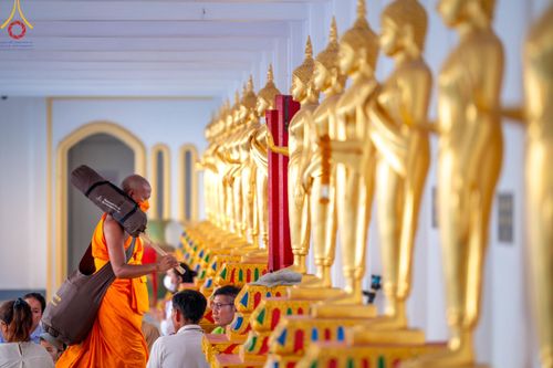 ภาพ No.110521:พิธีต้อนรับพระธรรมยาตรา ในโครงการธรรมยาตรากตัญญูบูชา มหาปูชนียาจารย์ พระมงคลเทพมุนี(สด จนฺทสโร) พระผู้ปราบมาร อนุสรณ์สถาน 7 แห่ง ปีที่ 12 วันที่ 11 มกราคม พ.ศ. 2567 ณ อนุสรณ์สถานลำดับที่ 3 สถานที่เกิดใหม่ในเพศสมณะ วัดสองพี่น้อง จ.สุพรรณบุรี