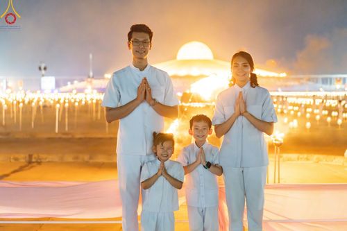 ภาพ No.125148:พิธีเวียนประทักษิณและจุดมาฆประทีป (ชุดที่ 2) ในวันมาฆบูชา เสาร์ที่ 24 กุมภาพันธ์ พ.ศ. 2567 ณ พระมหาธรรมกายเจดีย์ วัดพระธรรมกาย