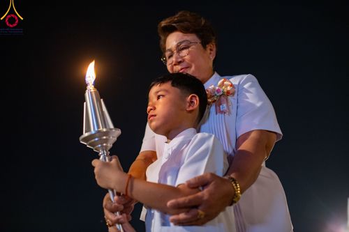 ภาพ No.90302:พิธีจุดประทีป 20,000 ดวง บูชาพระมหาธรรมกายเจดีย์ และบูชาพระมงคลเทพมุนี(สด จนฺทสโร) พระผู้ปราบมาร วันอังคารที่ 10 ตุลาคม พ.ศ. 2566 ณ ลานธรรมพระมหาธรรมกายเจดีย์ วัดพระธรรมกาย จ.ปทุมธานี