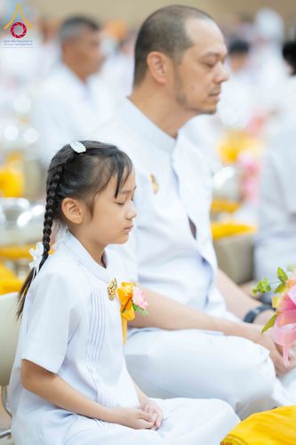 ภาพ No.310642:วันอาทิตย์ที่ 22 กุมภาพันธ์ พ.ศ. 2569 พิธีถวายโคมมาฆประทีป ณ ห้องแก้วสารพัดนึก 2 วัดพระธรรมกาย จ.ปทุมธานี