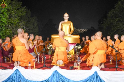 ภาพ No.81994:พิธีจุดวิสาขประทีป 22,000 ดวงและโคมลอย 3,000 ดวง ( Festival  lampion Vesak Indonesia) ณ มหาเจดียบรมพุทโธ อินโดนีเซีย  วันอาทิตย์ที่ 4 มิ.ย. พ.ศ.2566