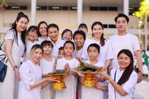 ภาพ No.78443:พิธีตัดปอยผม โครงการหน่อแก้วเปรียญธรรมรุ่นที่ 11  วันที่ 26 มีนาคม พ.ศ.2566  ณ หมู่กุฏิสามเณร อาคารค่ายจองแชมป์ วัดพระธรรมกาย