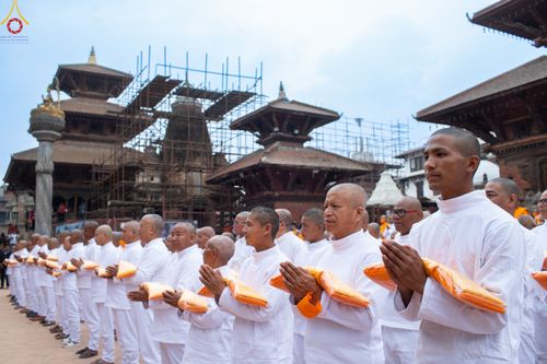 ภาพ No.77639:พิธีตัดปอยผมและปลงผมนาคธรรมทายาท ในโครงการบรรพชาสามเณรหมู่ ประเทศเนปาล วันที่ 11 มีนาคม พ.ศ.2566