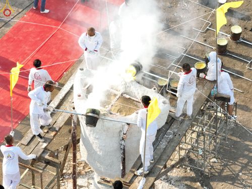 ภาพ No.79529:พิธีเททองหล่อพระประธาน ประจำอุโบสถวัดสายสุวพรรณ ณ มณฑลพิธีฯ ธรรมอุทยาน สัตตมหาสถาน หน้าอุโบสถวัดสายสุวพรรณ ต.คลองสี่ อ.คลองหลวง จ.ปทุมธานี วันเสาร์ที่ 1 เมษายน พ.ศ. 2566