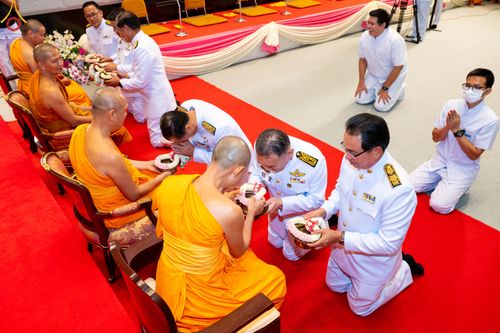 ภาพ No.78596:พิธีต้อนรับสัญญาบัตร พัดยศ ผ้าไตรและถวายมุทิตาสักการะฯ พระครูสิทธิรัตนวิเทศ และ พระครูวิเทศสันติคุณ วันอังคารที่ 28 มีนาคม พ.ศ. 2566 ณ อุโบสถวัดพระธรรมกาย