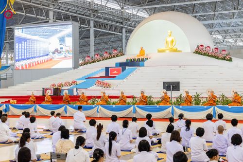 ภาพ No.87931:พิธีรำลึกนักสร้างบารมี ในวันมหารำลึกครั้งที่ 33 วันเสาร์ที่ 16 กันยายน พ.ศ. 2566 ณ หน้ารัตนบัลลังก์ สภาธรรมกายสากล วัดพระธรรมกาย