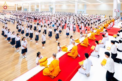 ภาพ No.348566:วันที่ 12 กันยายน พ.ศ. 2569 การอบรมเชิงปฏิบัติการจัดกิจกรรมทอดกฐินสัมฤทธิ์ พิธีมอบผ้าไตรประธานกฐินเด็กดี V-Star ประจำปีพุทธศักราช 2569 ณ สภาธรรมกายสากล วัดพระธรรมกาย