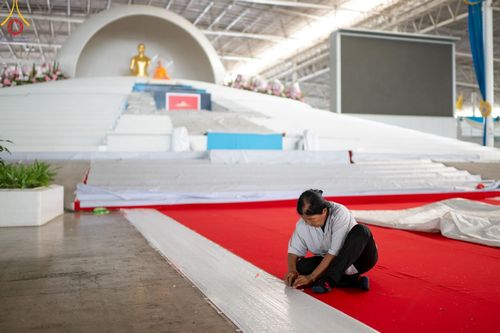 ภาพ No.60792:V.37 ยิ่งกว่าดี เพื่อ 80 ปีของพ่อ ภาพการเตรียมงานของหน่วยงานต่างๆ เพื่อพิธีฉลองอายุวัฒนมงคล 80 ปี หลวงพ่อธัมมชโย และรับถวายมหาสังฆทาน 10,000 กว่าวัดทั่วประเทศ ในวันคุ้มครองโลก วันจันทร์ที่ 22 เมษายน พ.ศ. 2567