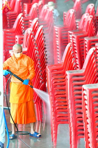 ภาพ No.213334:วันที่ 11-28 มีนาคม พ.ศ. 2568 เจ้าหน้าที่ และอาสาสมัคร เตรียมงานบุญวันคุ้มครองโลก ณ วัดพระธรรมกาย