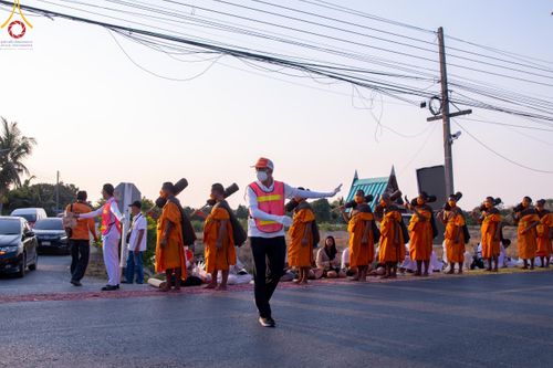 ภาพ No.119638:V.19 แกล้วกล้า การเตรียมงาน เก็บงาน การรับบุญของเจ้าหน้าที่หน่วยงานต่างๆ เพื่อโครงการธรรมยาตรา กตัญญูบูชามหาปูชนียาจารย์ พระมงคลเทพมุนี (สด จนฺทสโร) พระผู้ปราบมาร อนุสรณ์สถาน 7 แห่ง ปีที่ 12 ระหว่างวันที่ 2 - 31 มกราคม พ.ศ.2567