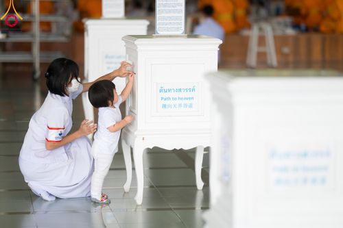 ภาพ No.100110:พิธีบุพเปตพลี  ครั้งที่ 143 วันที่ 27 พฤศจิกายน พ.ศ. 2566 วันพระ ขึ้น 15 ค่ำ เดือน 12 ณ หอฉันคุณยายอาจารย์ฯ วัดพระธรรมกาย