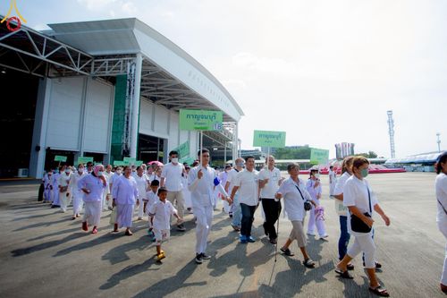 ภาพ No.219540:วันอังคารที่ 22 เมษายน พ.ศ. 2568 พิธีถวายมหาสังฆทานคณะสงฆ์ 40,000 กว่าวัดทั่วประเทศ เนื่องในวันคุ้มครองโลก ณ วัดพระธรรมกาย จ.ปทุมธานี