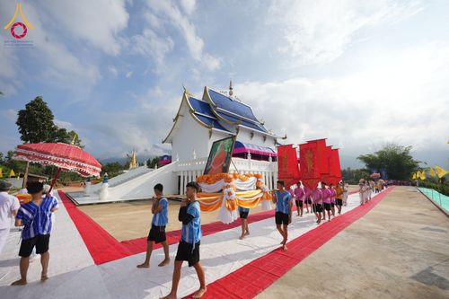 ภาพ No.175504:พิธีทอดกฐิน วัดดงดินแดง อ.อมก๋อย จ.เชียงใหม่ ในโครงการกฐินสามัคคีทั่วไทย 30,000 วัด บูชาธรรม 80 ปี หลวงพ่อธัมมชโย โดยคณะศิษยานุศิษย์วัดพระธรรมกาย วันที่ 9 พฤศจิกายน พ.ศ. 2567