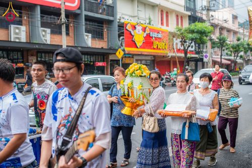 ภาพ No.178509:พิธีทอดกฐิน ณ วัดดวงแข แขวงรองเมือง เขตปทุมวัน กรุงเทพฯ ในโครงการทอดกฐินสามัคคีทั่วไทย 30,000 วัด บูชาธรรม 80 ปี หลวงพ่อธัมมชโย โดยคณะศิษยานุศิษย์วัดพระธรรมกาย วันที่ 15 พฤศจิกายน พ.ศ. 2567
