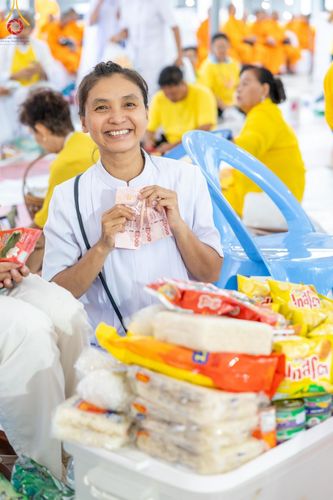 ภาพ No.146404:มหาสังฆทานถวายเป็นพุทธบูชาครั้งยิ่งใหญ่ โครงการทำบุญตักบาตร เพื่อถวายเป็นพระราชกุศล เนื่องในโอกาสมหามงคลเฉลิมพระชนมพรรษา พระบาทสมเด็จพระเจ้าอยู่ห้วฯ ทรงเจริญพระชนมพรรษา 6 รอบ 72 พรรษา