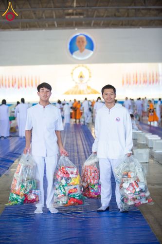 ภาพ No.209295:วันอาทิตย์ที่ 2 มีนาคม พ.ศ. 2568 พิธีตักบาตร ข้าวสารอาหารแห้ง ณ บ้านแก้วเรือนทองคุณยายฯ สภาธรรมกายสากล วัดพระธรรมกาย