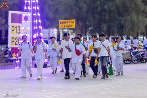ภาพ No.219236:บรรยากาศการเดินทางเข้าวัดพระธรรมกาย , การต้อนรับปฏิสันถาร , การฉันภัตตาหารเช้า , การลงทะเบียนพระสังฆาธิการ  เนื่องในวันคุ้มครองโลก พิธีถวายมหาสังฆทานคณะสงฆ์ 40,000 กว่าวัดทั่วประเทศ ณ วัดพระธรรมกาย