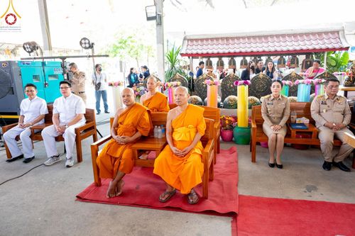 ภาพ No.58037:โครงการจัดหน่วยบริการจังหวัดเคลื่อนที่ และหน่วยบำบัดทุกข์ บำรุงสุข สร้างรอยยิ้ม ให้ประชาชนจังหวัดปทุมธานี ในวันพฤหัสบดีที่ 25 เมษายน พ.ศ. 2567 ณ วัดเกิดการอุดม อ.คลองหลวง จ.ปทุมธานี