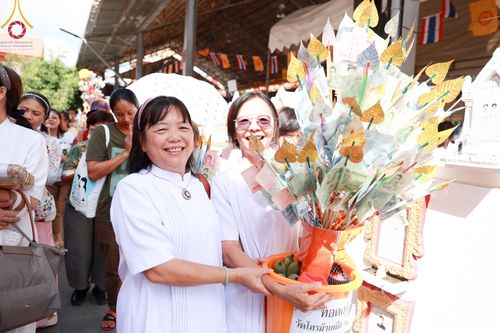 ภาพ No.183381:พิธีทอดกฐิน ณ วัดไทรม้าเหนือ จ.นนทบุรี ในโครงการทอดกฐินสามัคคีทั่วไทย 30,000 วัด บูชาธรรม 80 ปี หลวงพ่อธัมมชโย โดยคณะศิษยานุศิษย์วัดพระธรรมกาย วันที่ 23 ตุลาคม พ.ศ. 2567