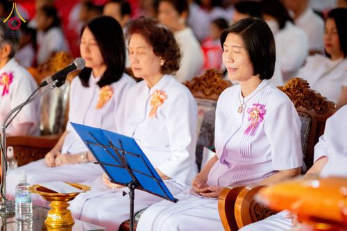 ภาพ No.197408:พิธีทอดผ้าป่าทำนุบำรุงศาสนสถาน ณ วัดโบสถ์(บน) ตำบลบางคูเวียง อำเภอบางกรวย จังหวัดนนทบุรี ในโครงการธรรมยาตรา กตัญญูบูชา มหาปูชนียาจารย์ พระมงคลเทพมุนี(สด จนฺทสโร) พระผู้ปราบมาร อนุสรณ์สถาน 7 แห่ง ปีที่ 13 วันที่ 17 มกราคม พ.ศ. 2568