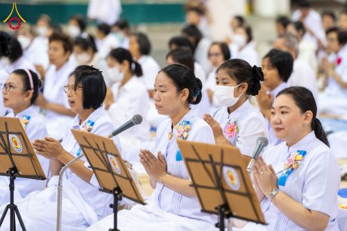ภาพ No.202645:พิธีถวายภัตตาหารเป็นสังฆทาน แด่พระธรรมยาตรา ณ วัดพระธรรมกาย ตำบลคลองสาม อำเภอคลองหลวง จังหวัดปทุมธานี ในโครงการธรรมยาตรา กตัญญูบูชา มหาปูชนียาจารย์ พระมงคลเทพมุนี(สด จนฺทสโร) พระผู้ปราบมาร อนุสรณ์สถาน 7 แห่ง ปีที่ 13 วันที่ 28 มกราคม พ.ศ. 2568