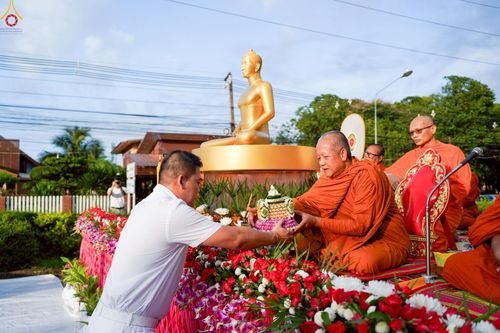 ภาพ No.229812:วันพฤหัสบดีที่ 26 มิถุนายน พ.ศ. 2568 พิธีตักบาตรพระ 1,165 รูป ฉลองก่อตั้งเมืองวานรนิวาส ครบรอบ 164 ปี ณ ถนนวานรนิวาส-อากาศอำนวย อ.วานรนิวาส จ.สกลนคร