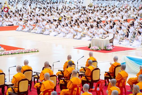 ภาพ No.277102:วันอาทิตย์ที่ 7 ธันวาคม พ.ศ. 2568 พิธีบูชาข้าวพระ ณ สภาธรรมกายสากล วัดพระธรรมกาย