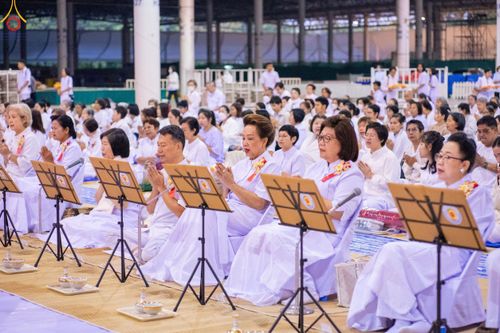ภาพ No.188131:พิธีถวายภัตตาหารเป็นสังฆทาน แด่พระธรรมยาตรา ในโครงการธรรมยาตรา กตัญญูบูชา มหาปูชนียาจารย์ พระมงคลเทพมุนี(สด จนฺทสโร) พระผู้ปราบมาร อนุสรณ์สถาน 7 แห่ง ปีที่ 13 ณ สภาธรรมกายสากล วัดพระธรรมกาย วันที่ 2 มกราคม พ.ศ. 2568