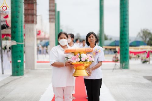 ภาพ No.123952:พิธีทอดผ้าป่า ปิดแผ่นทองค้ำฟ้า ครบรอบ 1 ปี สถาปนาอาคาร 80 ปี หลวงพ่อธัมมชโย ณ ศูนย์ปฏิบัติธรรมวิหารแดง ตำบลเจริญธรรม อำเภอวิหารแดง จ.สระบุรี วันที่ 18 กุมภาพันธ์ พ.ศ. 2567