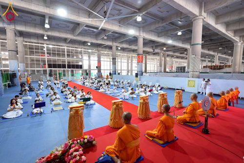 ภาพ No.238058:วันอังคารที่ 12 สิงหาคม พ.ศ. 2568 กิจกรรมวันแม่แห่งชาติ พิธีเปิดห้องปฎิบัติธรรม "กลางใส ใจสว่าง" (World Inner Peace Meditation Room) พิธีลูกกราบคุณแม่-คุณพ่อ พิธีทอดผ้าป่ากองทุนเลี้ยงพระ&กฐิน 30,000 วัด(บูชาธรรมหลวงพ่อ) พิธีไถ่โคท้อง 2 ตัว  ณ วิหารคด 2 ว