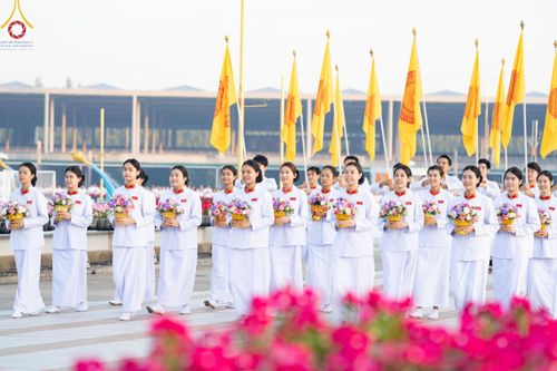 ภาพ No.180500:พิธีบรรพชาอุปสมบท โครงการอุปสมบทบูชาธรรมมหาปูชนียาจารย์ ประจำปีพุทธศักราช 2567 วันเสาร์ที่ 7 ธันวาคมพ.ศ. 2567 ณ วัดพระธรรมกาย จ.ปทุมธานี