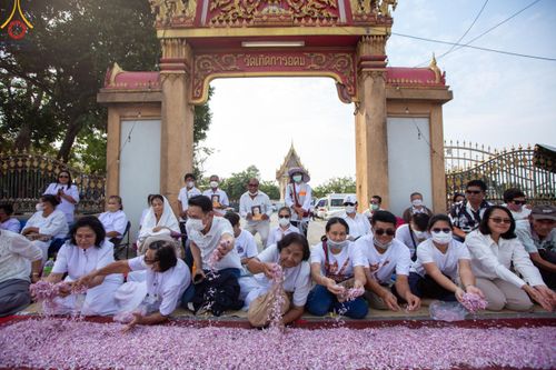 ภาพ No.119978:พิธีต้อนรับพระธรรมยาตรา ในโครงการธรรมยาตรา กตัญญูบูชา มหาปูชนียาจารย์ พระมงคลเทพมุนี(สด จนฺทสโร) พระผู้ปราบมาร อนุสรณ์สถาน 7 แห่ง ปีที่ 12 วันที่ 28 มกราคม พ.ศ. 2567 ณ วัดพระธรรมกาย จ.ปทุมธานี