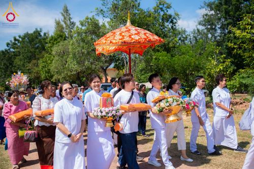 ภาพ No.178275:พิธีทอดกฐิน ณ ศูนย์ปฏิบัติธรรมเทียนถวาย ต.หนองไทร อ.ด่านขุนทด จ.นครราชสีมา ในโครงการทอดกฐินสามัคคีทั่วไทย 30,000 วัด บูชาธรรม 80 ปี หลวงพ่อธัมมชโย โดยคณะศิษยานุศิษย์วัดพระธรรมกาย วันที่ 7 พฤศจิกายน พ.ศ. 2567