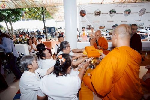 ภาพ No.271690:วันที่ 11 ตุลาคม พ.ศ. 2568 พิธีทอดกฐินสามัคคีทั่วไทย ณ วัดหาดใหญ่สิตาราม ต.ควนลัง อ.หาดใหญ่ จ.สงขลา โดยคณะศิษยานุศิษย์ บูชาธรรม 81 ปี หลวงพ่อธัมมชโย