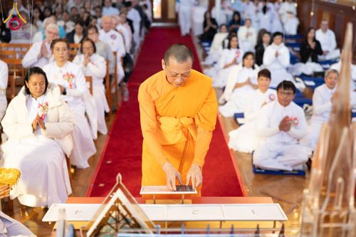 ภาพ No.173069:พิธีกฐินปุญญรังสีเศรษฐี ณ วัดพระธรรมกายนิวคาสเซิล สหราชอาณาจักร วันอาทิตย์ที่ 27 ตุลาคม พ.ศ. 2567