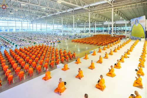ภาพ No.75517:วัดพระธรรมกายจัด งานบุญวันอาทิตย์ต้นเดือน  มีกิจกรรมดังนี้ พิธีตักบาตร, พิธีบูชาข้าวพระ พระธรรมยาตรารับประกาศนียบัตร โครงการธรรมยาตราฯ ปีที่ 11 ในวันที่ 5 กุมภาพันธ์ พ.ศ. 2566 ณ วัดพระธรรมกาย อ.คลองหลวง จ.ปทุมธานี