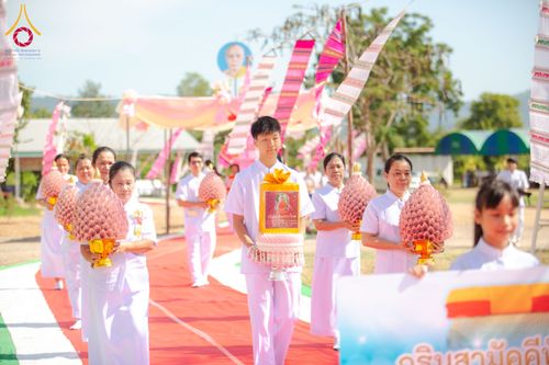 ภาพ No.175079:พิธีทอดกฐินสถาปนา แผ่นสิริฉะทะนะรัสมี(หลังคา) อาคาร 80 ปี หลวงพ่อธัมมชโย ณ ศูนย์ปฏิบัติธรรมวิหารแดง จ.สระบุรี วันเสาร์ที่ 9 พฤศจิกายน พ.ศ. 2567