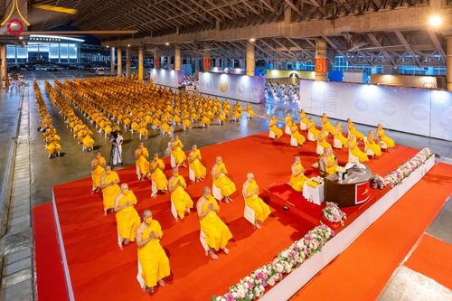 พิธีฉลองชัยสวดมนต์บทธรรมจักร 6,000,000,000 จบ และสวดมนต์ข้ามปี ณ มหารัตนวิหารคด วัดพระธรรมกาย ในวันที่ 31 ธันวาคม พ.ศ. 2566