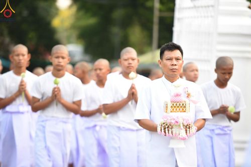 ภาพ No.135531:พิธีขอขมามอบผ้าไตร, พิธีบรรพชาสามเณร ในโครงการบรรพชาสามเณร ฟื้นฟูพระพุทธศาสนาทั่วไทย ณ วัดพระพุทธบาท ราชวรมหาวิหาร อ.พระพุทธบาท จ.สระบุรี วันที่ 6 เมษายน พ.ศ. 2567