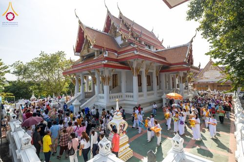 ภาพ No.183807:พิธีทอดกฐิน ณ วัดหลักสาม เขตหนองแขม กรุงเทพมหานคร ในโครงการทอดกฐินสามัคคีทั่วไทย 30,000 วัด บูชาธรรม 80 ปี หลวงพ่อธัมมชโย โดยคณะศิษยานุศิษย์วัดพระธรรมกาย วันที่ 10 พฤศจิกายน พ.ศ. 2567