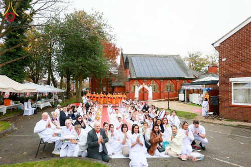 ภาพ No.175288:พิธีทอดกฐิน วัดพระธรรมกายแมนเชสเตอร์ เอดจลีย์ สต็อคพอร์ต ประเทศอังกฤษ ในโครงการกฐินสามัคคีทั่วไทย 30,000 วัด บูชาธรรม 80 ปี หลวงพ่อธัมมชโย โดยคณะศิษยานุศิษย์วัดพระธรรมกาย วันที่ 10 พฤศจิกายน พ.ศ. 2567