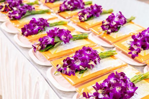 ภาพ No.256731:วันที่ 5 ตุลาคม พ.ศ. 2568 พิธีตักบาตร ข้าวสารอาหารแห้ง ณ บ้านแก้วเรือนทองคุณยายฯ สภาธรรมกายสากล วัดพระธรรมกาย