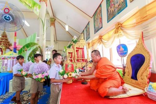 ภาพ No.176768:พิธีทอดกฐิน ณ วัดศาลาลอย จ.พระนครศรีอยุธยา ในโครงการกฐินสามัคคีทั่วไทย 30,000 วัด บูชาธรรม 80 ปี หลวงพ่อธัมมชโย โดยคณะศิษยานุศิษย์วัดพระธรรมกาย วันที่ 3 พฤศจิกายน พ.ศ. 2567 กฐินสัมฤทธิ์เด็กดี V-Star โรงเรียนวัดศาลาลอย จ.พระนครศรีอยุธยา