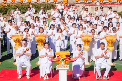 ภาพ No.100285:พิธีทอดกฐินบรมจักรพรรดิ ณ วัดพระธรรมกายแคลิฟอร์เนีย เมืองอาซูซ่า รัฐแคลิฟอร์เนีย ประเทศสหรัฐอเมริกา วันอาทิตย์ที่ 12 พฤศจิกายน พ.ศ. 2566