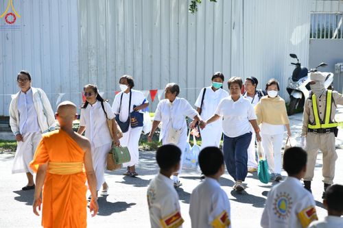 ภาพ No.151124:พิธีบูชาข้าวพระ ในวันอาทิตย์ต้นเดือน วันที่ 1 กันยายน พ.ศ. 2567 ณ สภาธรรมกายสากล วัดพระธรรมกาย