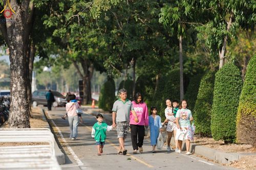 ภาพ No.193827:วัดพระธรรมกาย จัดงานวันเด็กแห่งชาติ ประจำปี พ.ศ.2568 ออกร้านอาหาร 200 ร้าน มอบของขวัญหลายหมื่นชิ้น วันที่ 12 มกราคม พ.ศ. 2568 วัดพระธรรมกาย อ.คลองหลวง จ.ปทุมธานี