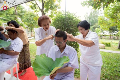 ภาพ No.278205:วันศุกร์ที่ 5 ธันวาคม พ.ศ. 2568 (วันพ่อแห่งชาติ) พิธีบรรพชาอุปสมบทหมู่ธรรมทายาท จำนวน 16 รูป โครงการบรรพชาอุปสมบทหมู่ รุ่นบูชาธรรมมหาปูชนียาจารย์ ประจำปี 2568  ณ ศูนย์ปฏิบัติธรรมและอบรมเยาวชนพระนครศรีอยุธยา จ.พระนครศรีอยุธยา